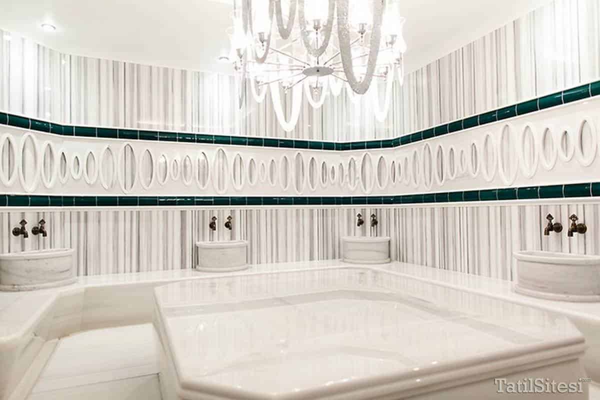 Wyndham Grand İstanbul Kalamış Marina Hotel